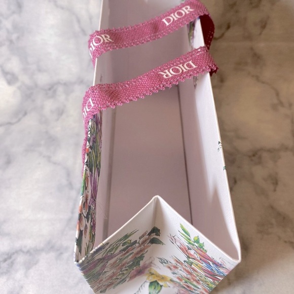 Dior Gift Bag in Colored Floral design with Pink Ribbon - 9.5Lx7W - NEW - Picture 3 of 10